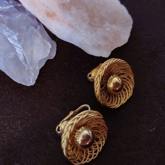 Golden Wire Knit Metal Clip-on Earrings or Classic Brooch - Picture 1 of 1